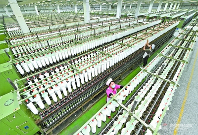 疆棉很“忙” 服務(wù)地方經(jīng)濟(jì)